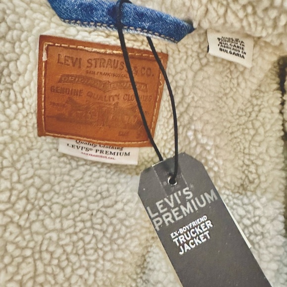 LEVIS EX-BOYFRIEND SHERPA JACKET NWT - Picture 2 of 4